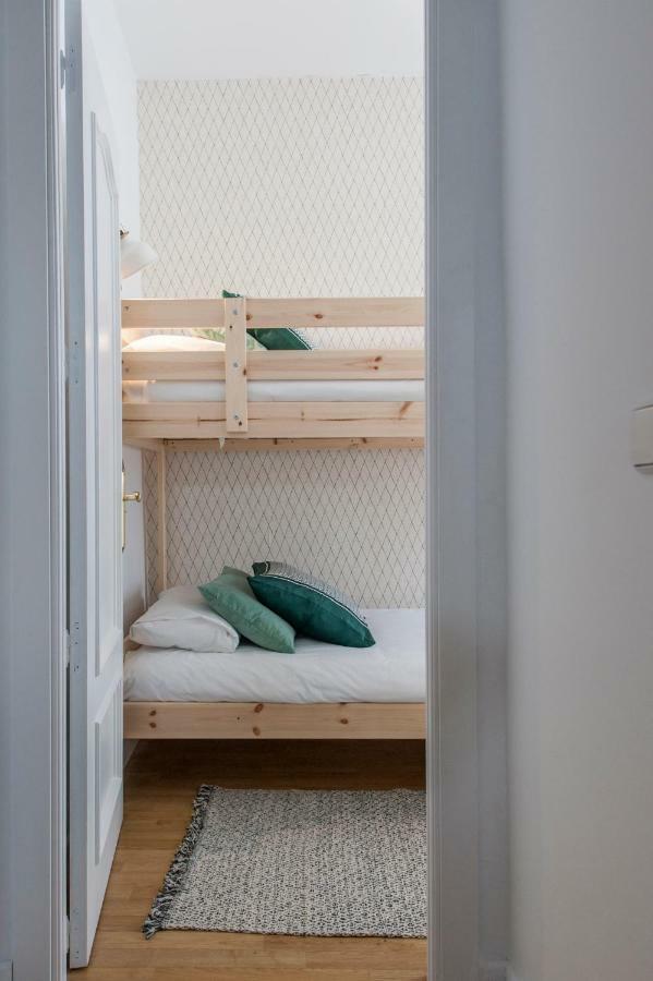 Guernica I Apartment Madrid Luaran gambar